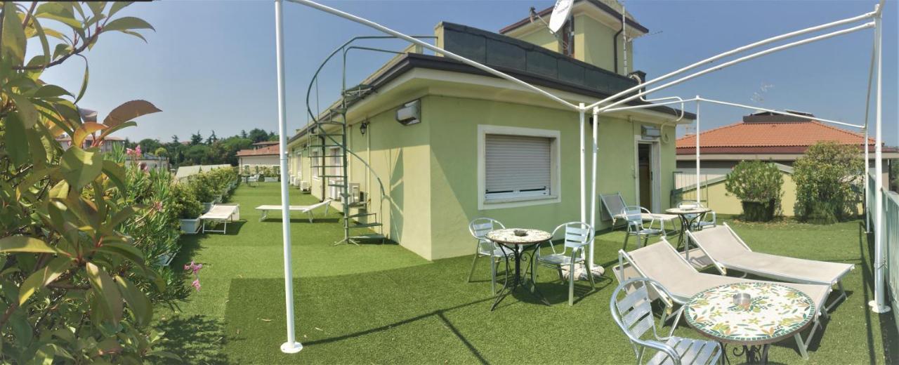 Hotel Astoria Desenzano del Garda Exterior photo