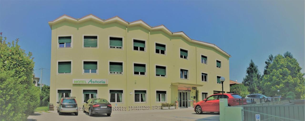 Hotel Astoria Desenzano del Garda Exterior photo