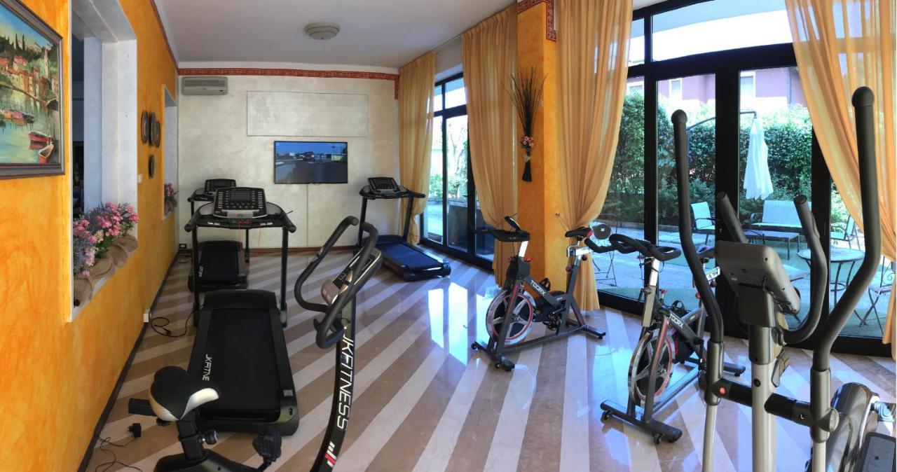 Hotel Astoria Desenzano del Garda Exterior photo