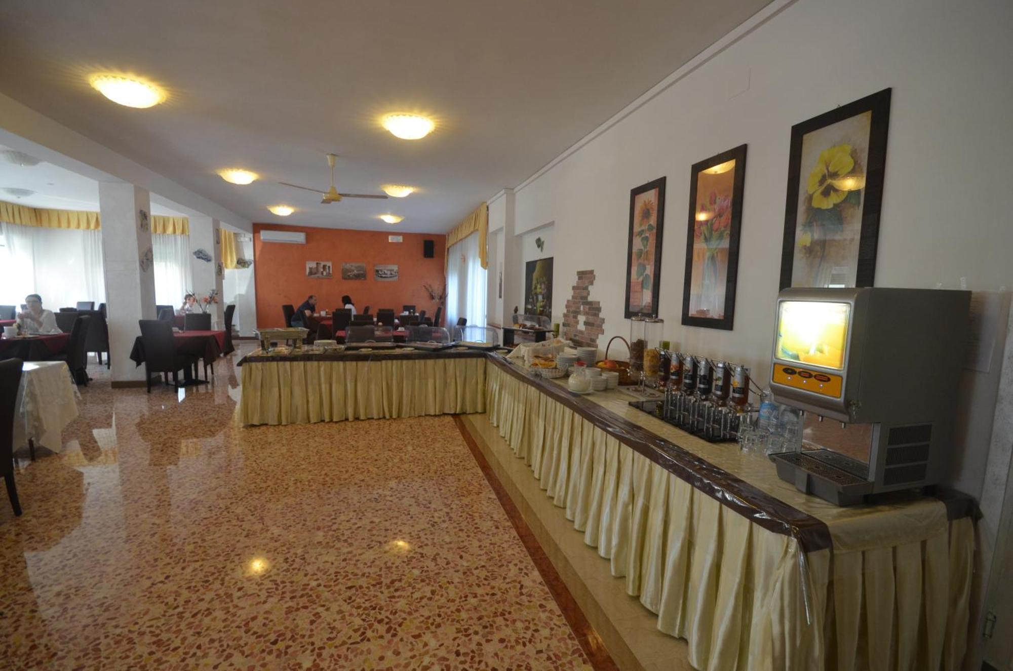 Hotel Astoria Desenzano del Garda Exterior photo