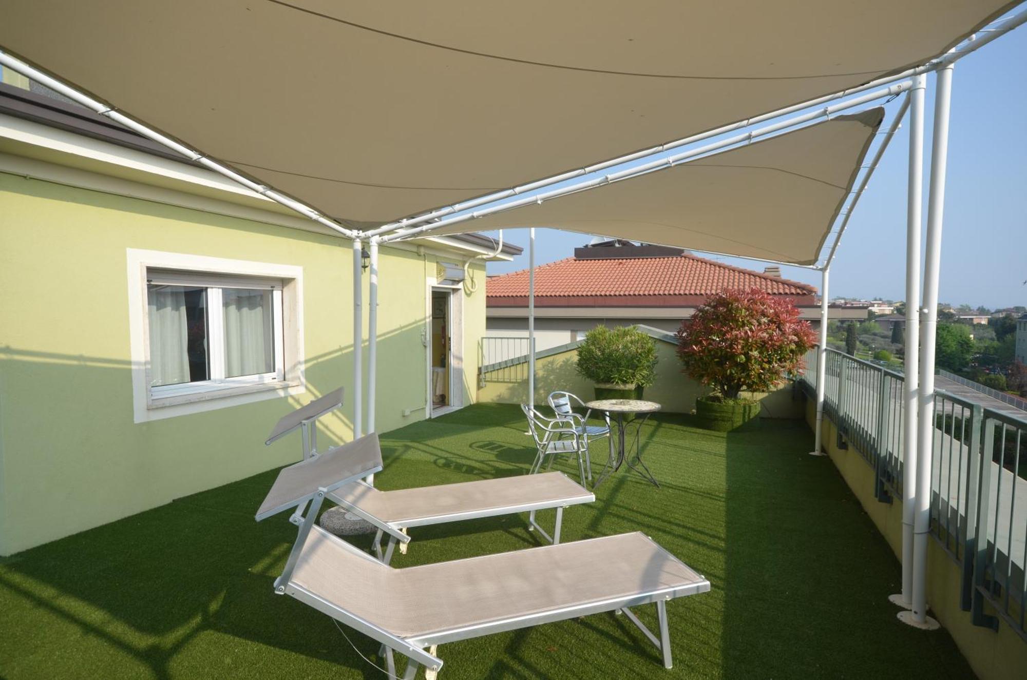 Hotel Astoria Desenzano del Garda Exterior photo