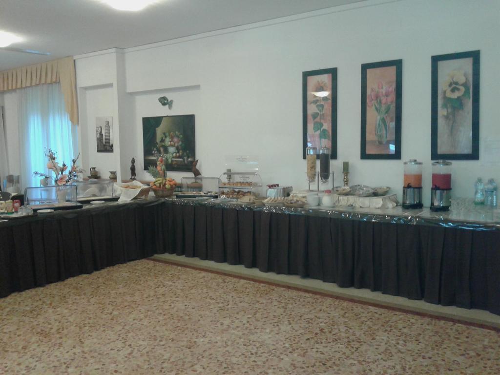 Hotel Astoria Desenzano del Garda Exterior photo