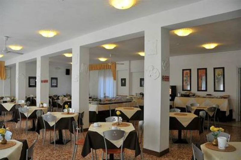 Hotel Astoria Desenzano del Garda Exterior photo