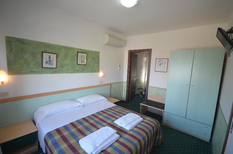 Hotel Astoria Desenzano del Garda Exterior photo